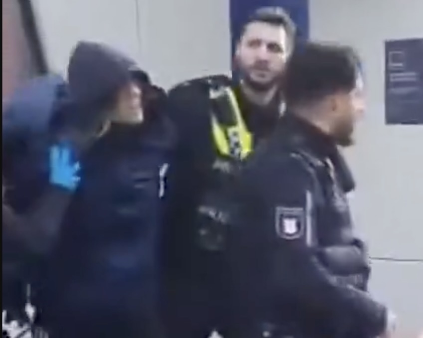 Stabbing Incident in Hamburg Leaves Over a Dozen Injured – Suspect in custody, unknown if deaths occurred